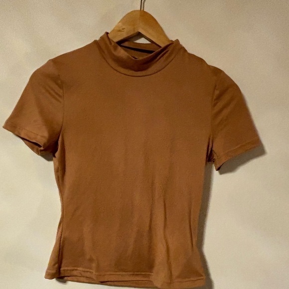 Auction listing-NWT- Emery Rose Tan Tshirt - Picture 1 of 5